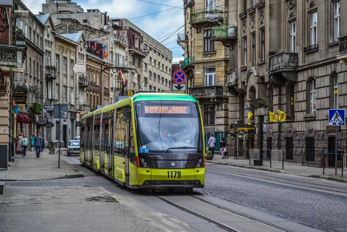 W centrum Lwowa mężczyzna zginął pod tramwajem. Policja bierze pod uwagę wersję o samobójstwie