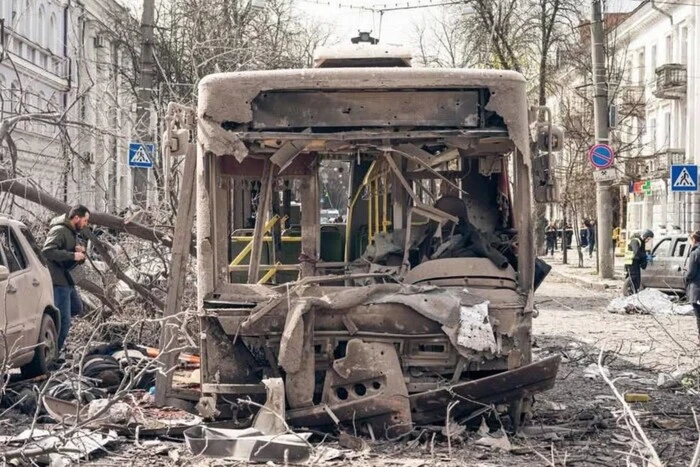 W Sumach 13-letni chłopiec uratował pasażerów autobusu po ataku rakietowym