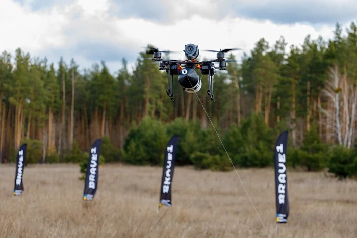 Po raz pierwszy na Ukrainie przetestowano drony FPV na światłowodach z zasięgiem ponad 20 km