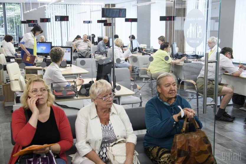 Ukraińcy mogą zostać pozbawieni subsydiów i ulg z powodu jednego dokumentu: czym jest 'uniwersalny wniosek'