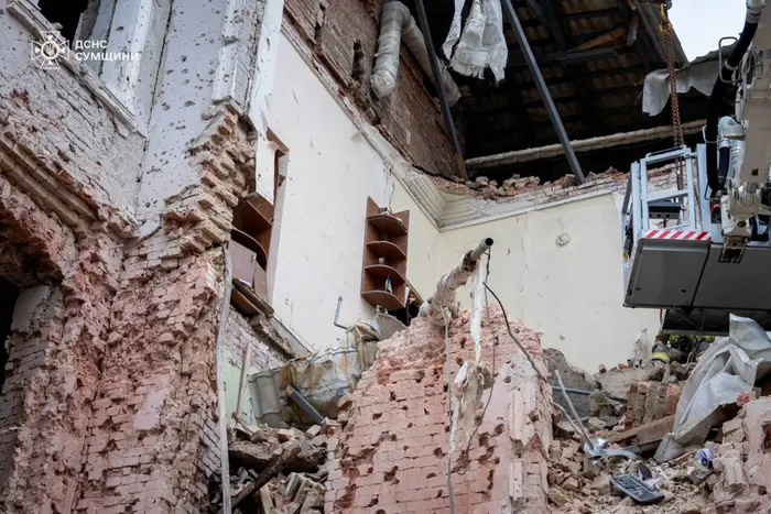 «Uratuj mamę!». Wideo pierwszych chwil po rosyjskim ataku rakietowym na Sumy