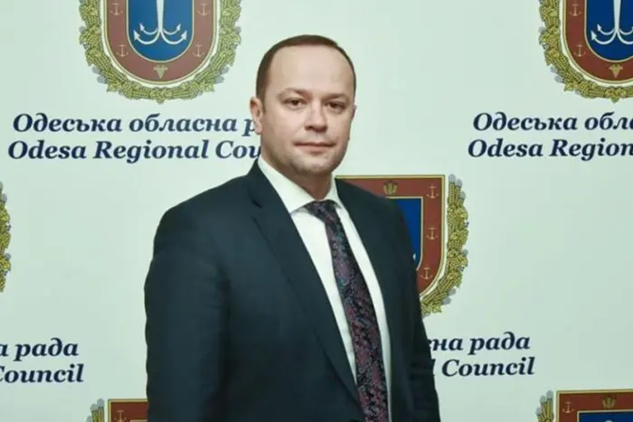 Łapówka w wysokości 40 tys. dolarów. Były deputowany i eks-prokurator otrzymali wyrok