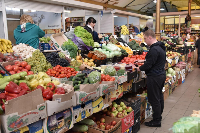 W Ukrainie zaktualizowano ceny ziemniaków, cebuli, ogórków, marchwi i mięsa: ile kosztują w supermarketach i na rynkach