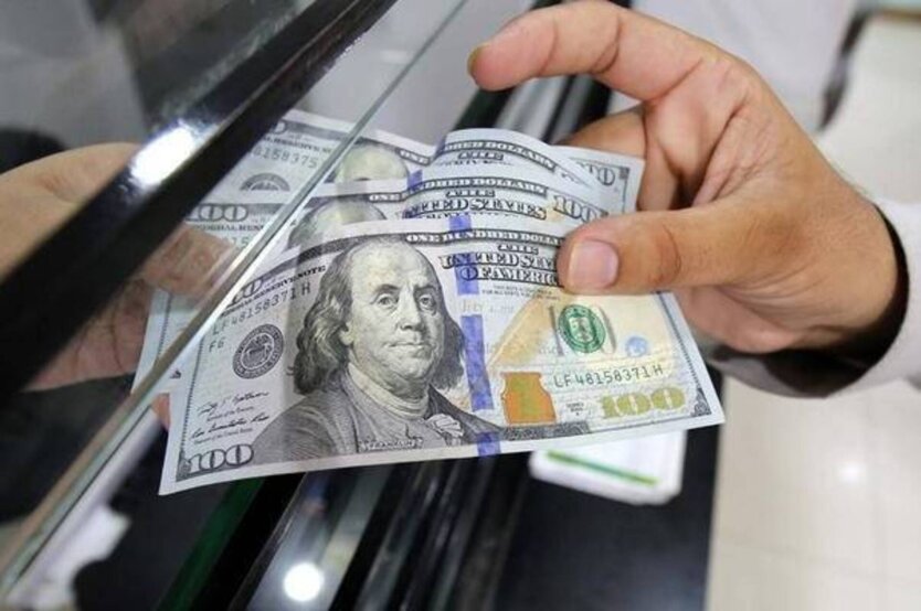 Dolar zbliżył się do 42: jaki będzie kurs w kantorach do końca tygodnia