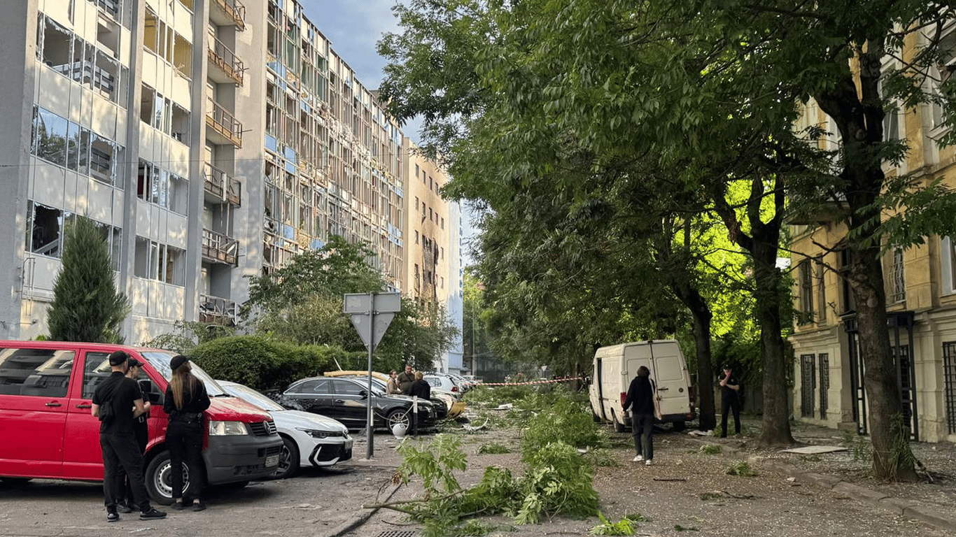 Damaged houses and cars - photos of the aftermath of the shelling of Lviv