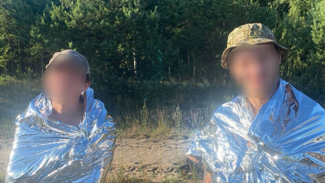 Lost in the swamps - border guards caught illegal tourist