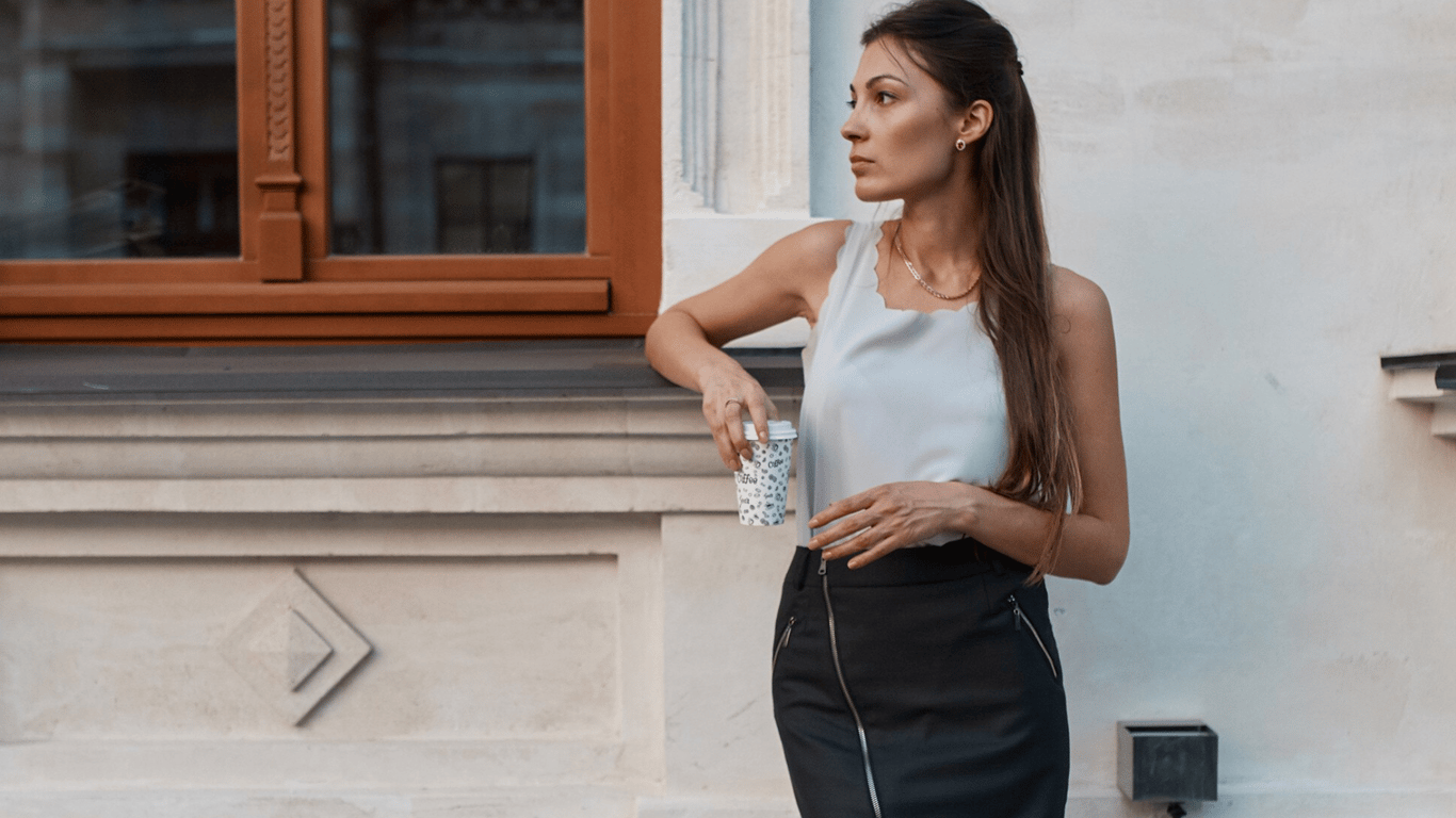 Safari-style skirt conquers 2025 - what to wear it with