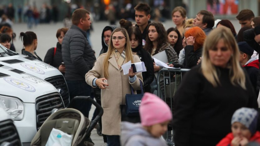 Odpływ kadr hamuje gospodarkę: Ukrainie potrzebna jest nowa polityka migracyjna